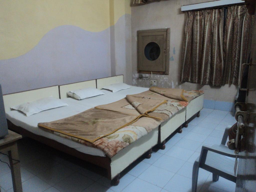 Hotel Jyoti Varanasi Exterior photo